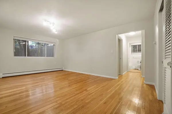 171 South St #16B, Jamaica Plain, MA 02130-3919