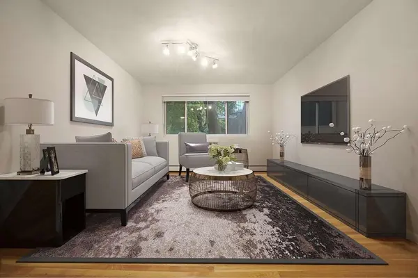 171 South St #16B, Jamaica Plain, MA 02130-3919