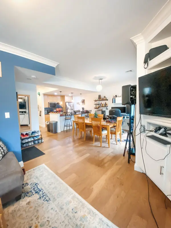 121 Green St #203, Jamaica Plain, MA 02130-2255