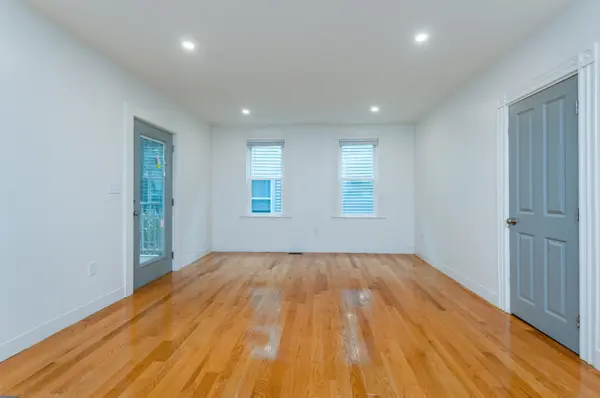 33 Woodman St #3, Jamaica Plain, MA 02130-3879