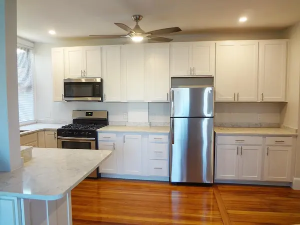 19 Seaverns Ave #3R, Jamaica Plain, MA 02130-2875
