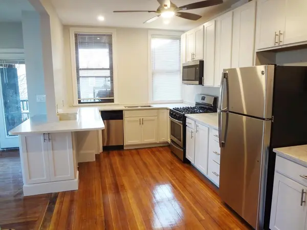 19 Seaverns Ave #3R, Jamaica Plain, MA 02130-2875