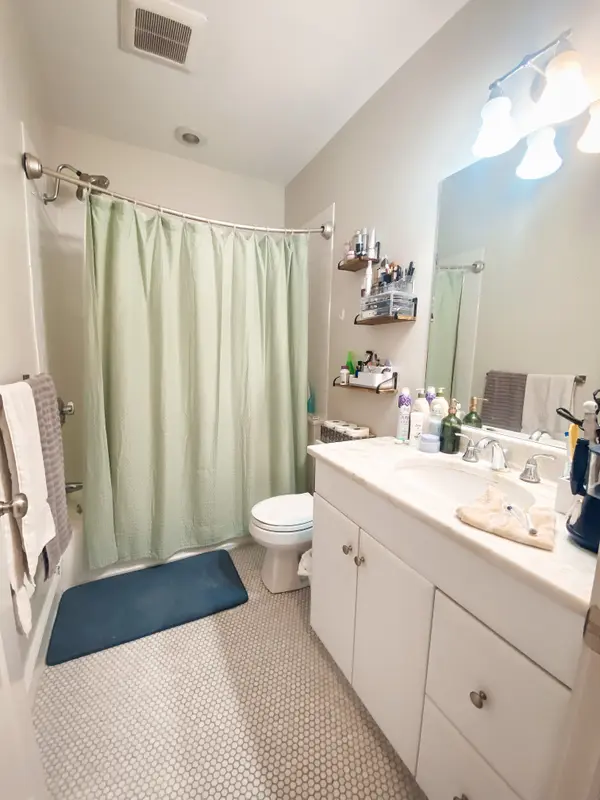 121 Green St #203, Jamaica Plain, MA 02130-2255