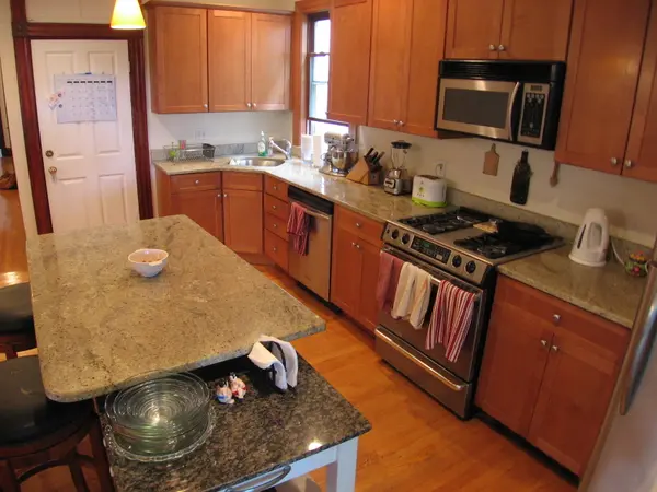 118 Chestnut Ave #2, Jamaica Plain, MA 02130-1973