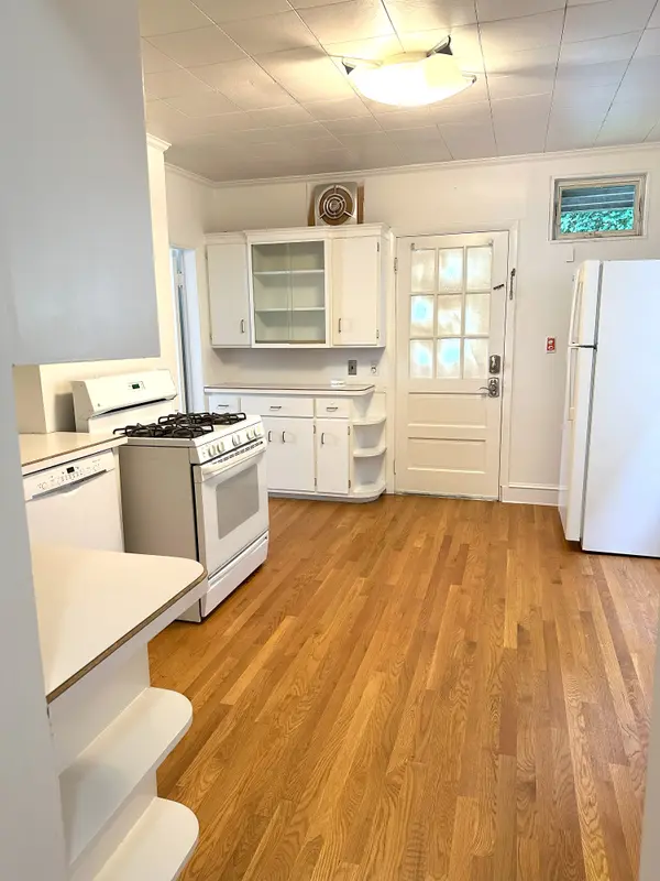 30 Hall St #1, Jamaica Plain, MA 02130-3220