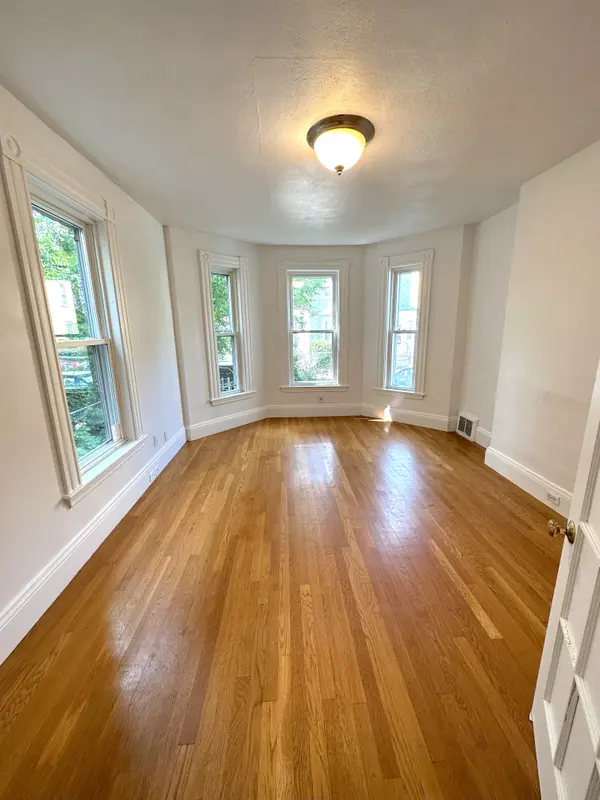 30 Hall St #1, Jamaica Plain, MA 02130-3220
