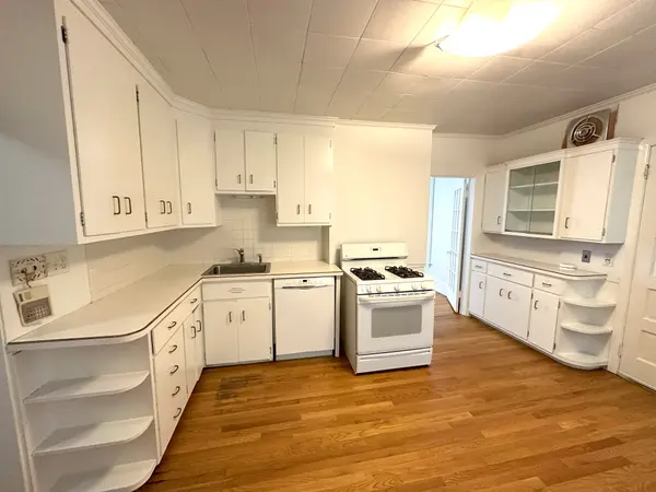 30 Hall St #1, Jamaica Plain, MA 02130-3220