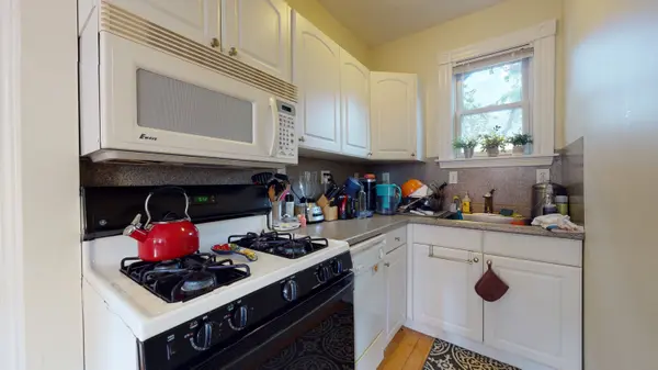 30 Forbes St #2, Jamaica Plain, MA 02130-4872