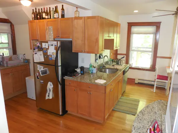 28 Brookside Ave #3, Jamaica Plain, MA 02130-2453