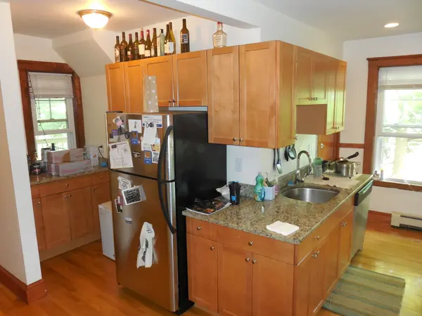28 Brookside Ave #3, Jamaica Plain, MA 02130-2453