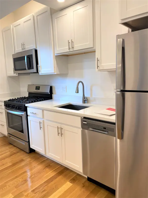 32 Robinwood Ave #8, Jamaica Plain, MA 02130-2152