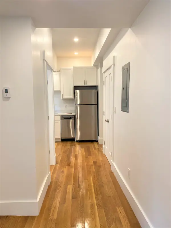 32 Robinwood Ave #8, Jamaica Plain, MA 02130-2152