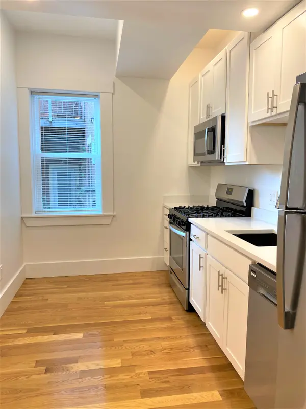 32 Robinwood Ave #8, Jamaica Plain, MA 02130-2152