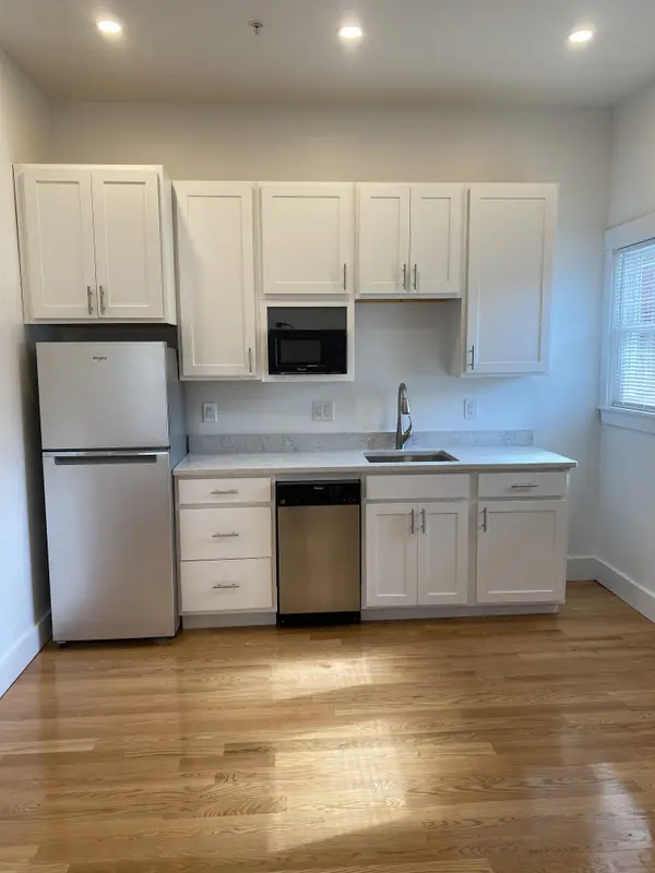29 Green St #6, Jamaica Plain, MA 02130-2510