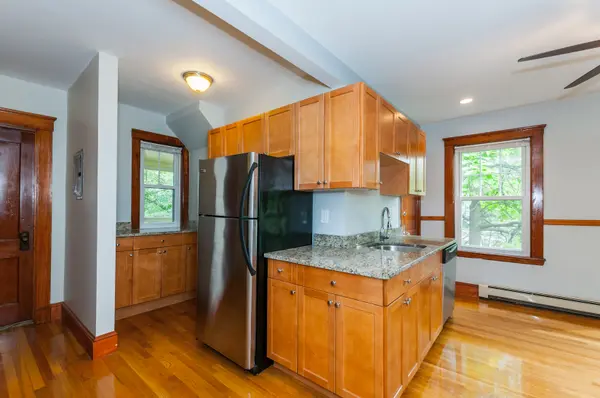 28 Brookside Ave #3, Jamaica Plain, MA 02130-2453