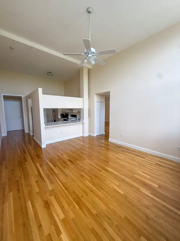 240 Heath St #302, Jamaica Plain, MA 02130-1141