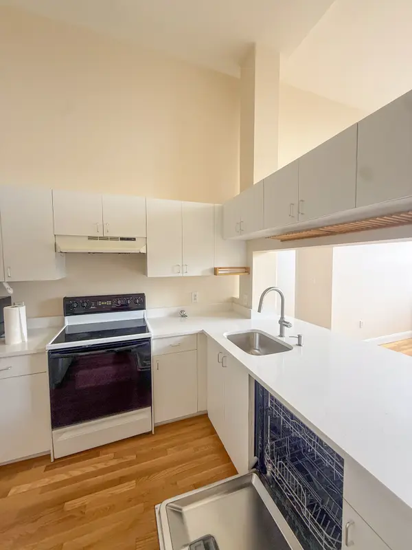 240 Heath St #302, Jamaica Plain, MA 02130-1141