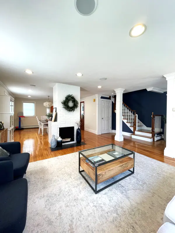 36 Burroughs St, Jamaica Plain, MA 02130-4016