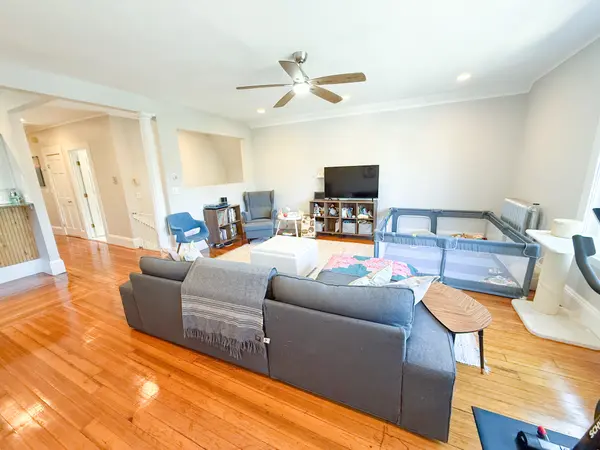 410 S Huntington Ave #3, Jamaica Plain, MA 02130-5219