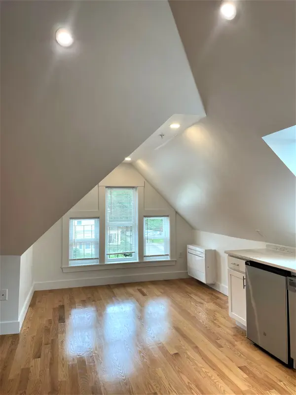 31 Green St #13, Jamaica Plain, MA 02130-2510