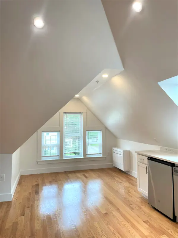 31 Green St #13, Jamaica Plain, MA 02130-2510