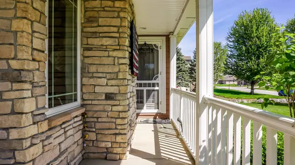 1270 E Greenview Place, Crown Point, IN 46307