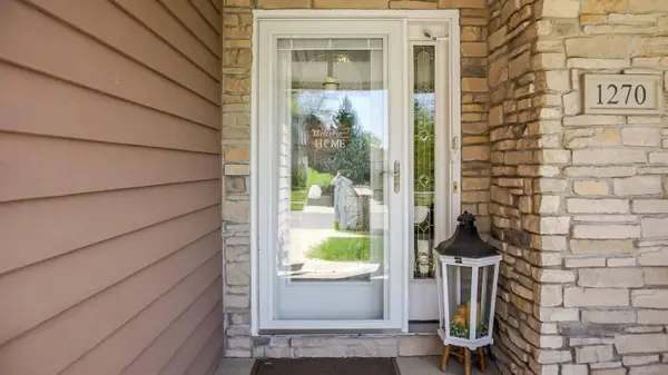 1270 E Greenview Place, Crown Point, IN 46307