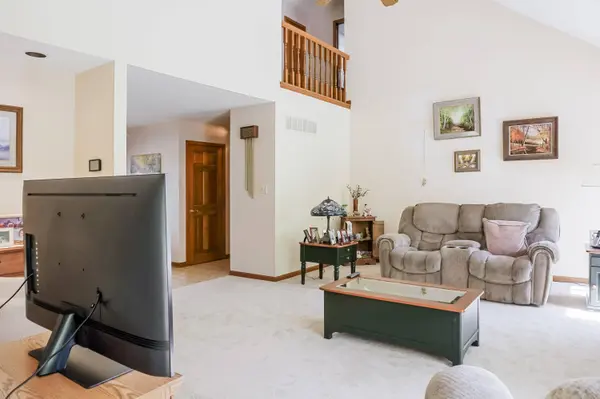 8735 Hanley Lane, Crown Point, IN 46307
