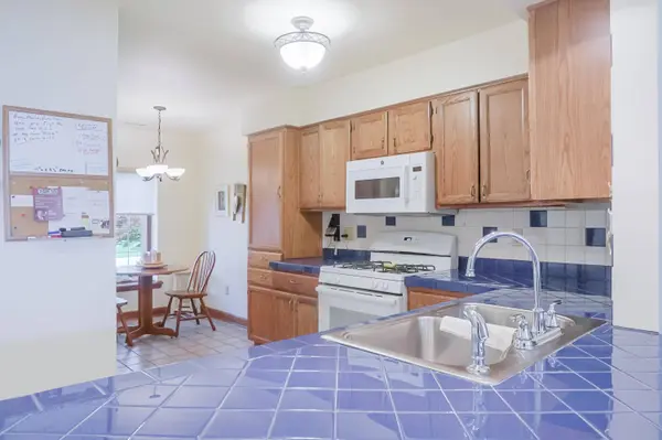 8602 Farmington Street, St. John, IN 46373