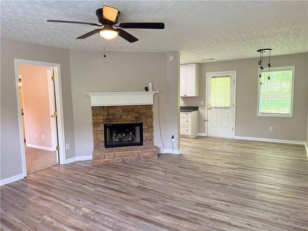 71 Grove LN, Temple, GA 30179