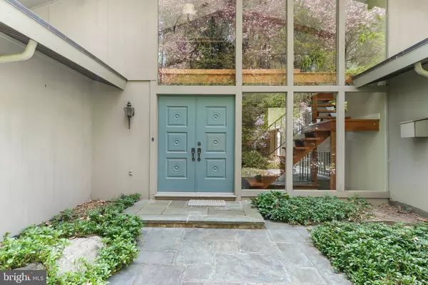 327 OLD KINGS HWY, Downingtown, PA 19335