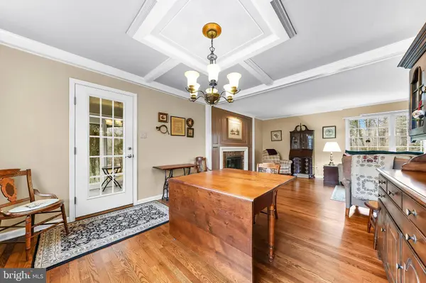 1002 DIXON DR, Newark, DE 19711