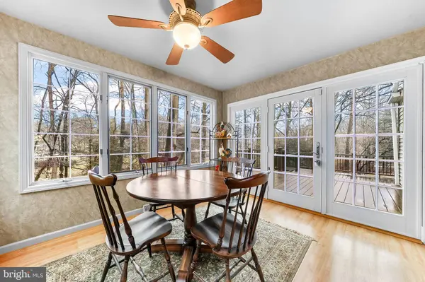 1002 DIXON DR, Newark, DE 19711