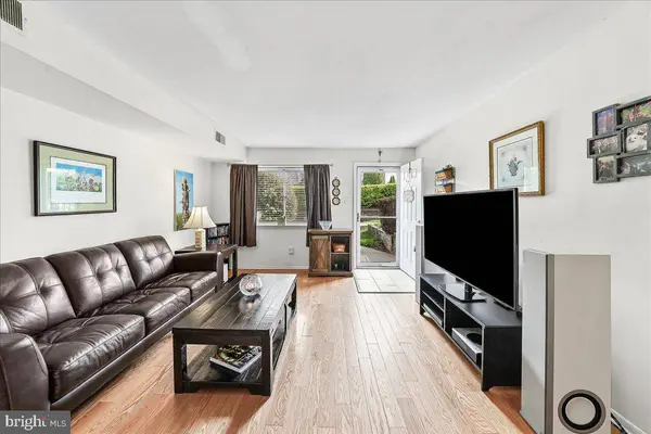 605 VALLEY DR #605, West Chester, PA 19382