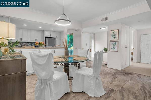 1724 Oakmont Dr #1, Walnut Creek, CA 94595