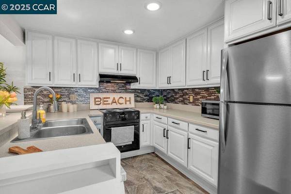 1724 Oakmont Dr #1, Walnut Creek, CA 94595