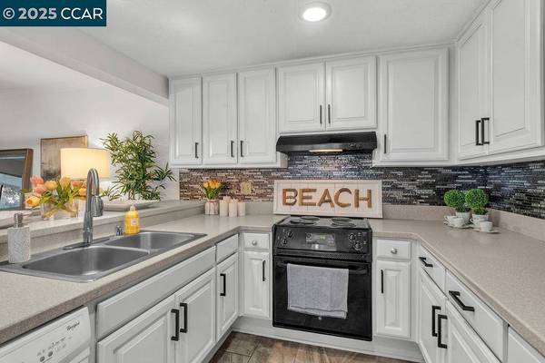 1724 Oakmont Dr #1, Walnut Creek, CA 94595