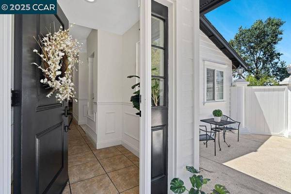 11 Rudgear Dr, Walnut Creek, CA 94596