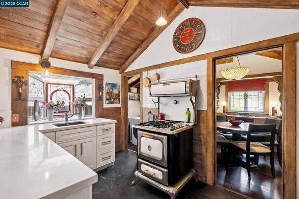 1611 Carmel Dr, Walnut Creek, CA 94596