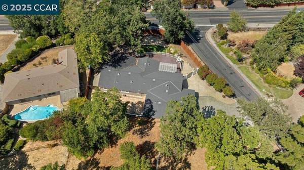 11 Rudgear Dr, Walnut Creek, CA 94596