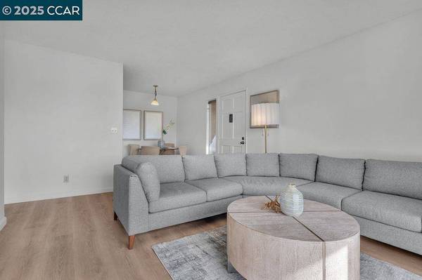 5317 Ridgeview Cir #8, El Sobrante, CA 94803