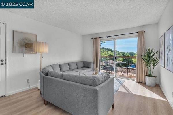 5317 Ridgeview Cir #8, El Sobrante, CA 94803