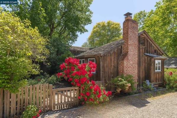 1611 Carmel Dr, Walnut Creek, CA 94596