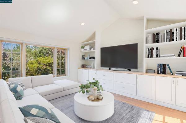 1455 Purson Ln, Lafayette, CA 94549