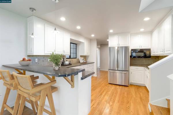 1455 Purson Ln, Lafayette, CA 94549