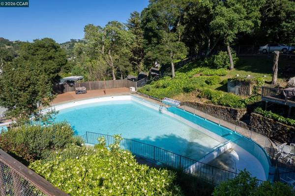 6 Lucille Way, Orinda, CA 94563