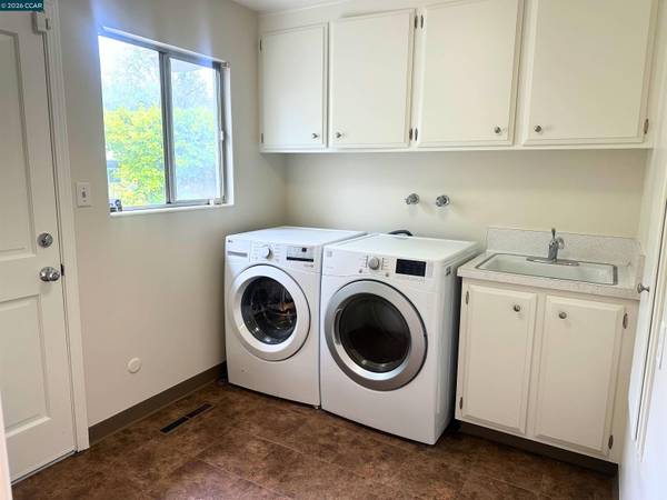 12195 Blythen Way, Oakland, CA 94619