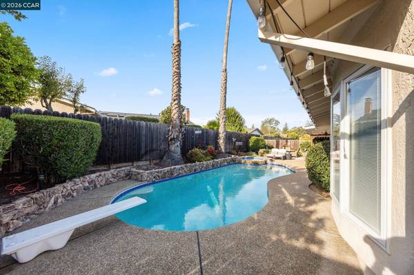 486 Viking Dr, Pleasant Hill, CA 94523