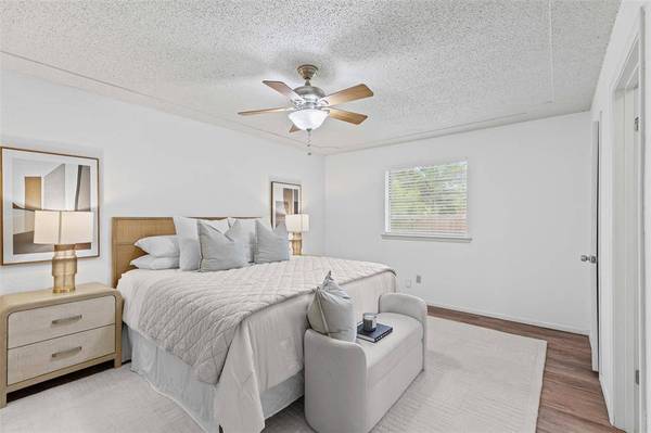 820 Warwick Street, Bedford, TX 76022