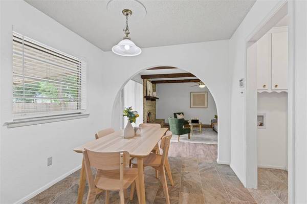 820 Warwick Street, Bedford, TX 76022